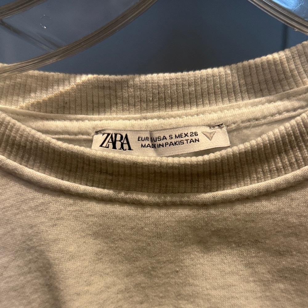 Basic Cropped Sweatshirt - Picture 4 of 4